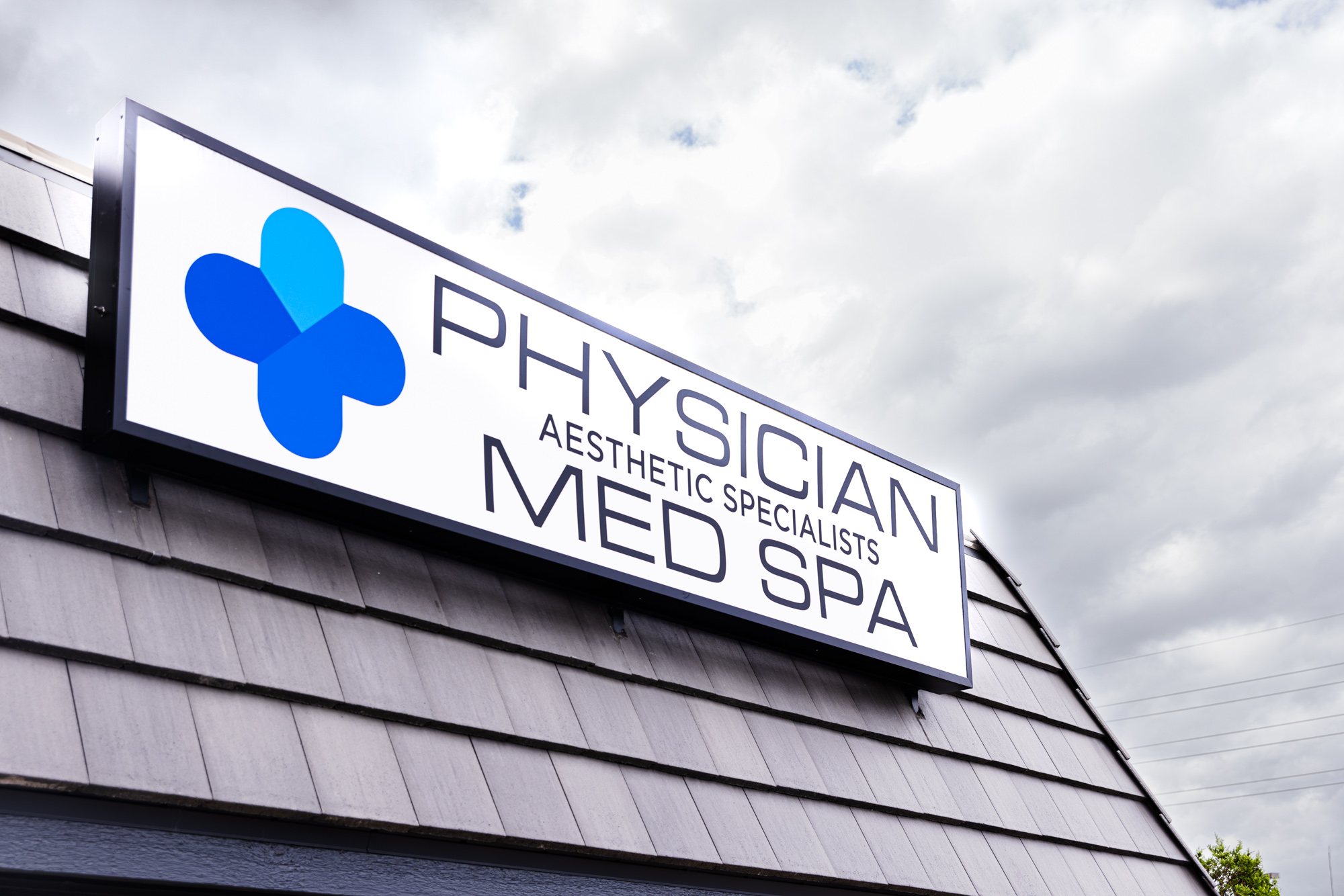 Our large outdoor sign helps patients easily locate the office for their IV hydration in Lenexa.